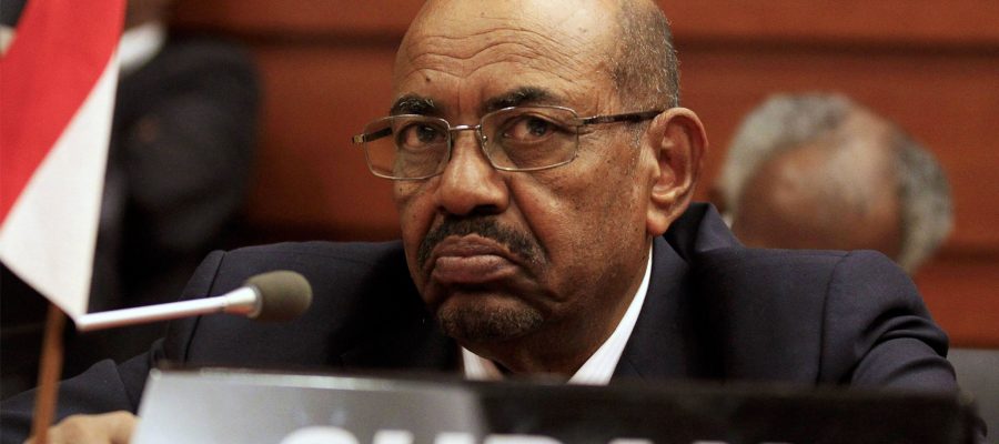 سياسات البشير الإقليمية.. هل تحل أزمات السودان أم تعقدها؟
